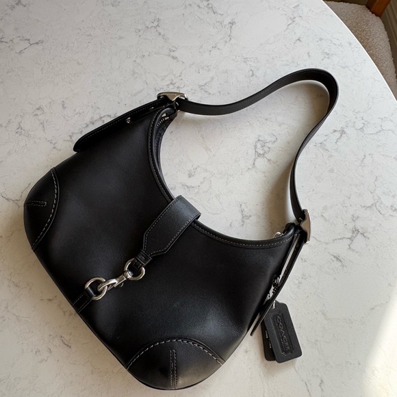 Coach Hamptons Black Leather Shoulder Bag - Picture 9 of 12